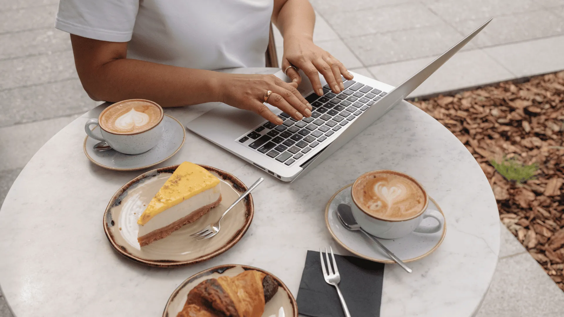 Pasos previos para contratar un profesional para tu página web